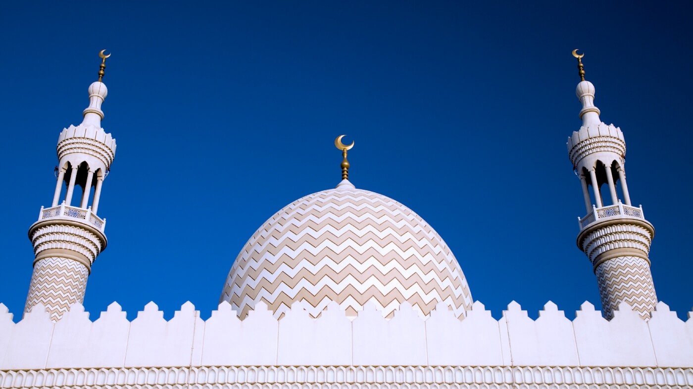 découvrez dubaï, le paradis des gourmets où se rencontrent traditions culinaires et innovations gastronomiques. explorez une gastronomie riche et variée, des restaurants étoilés aux marchés animé, et savourez des plats du monde entier dans cette ville fascinante.