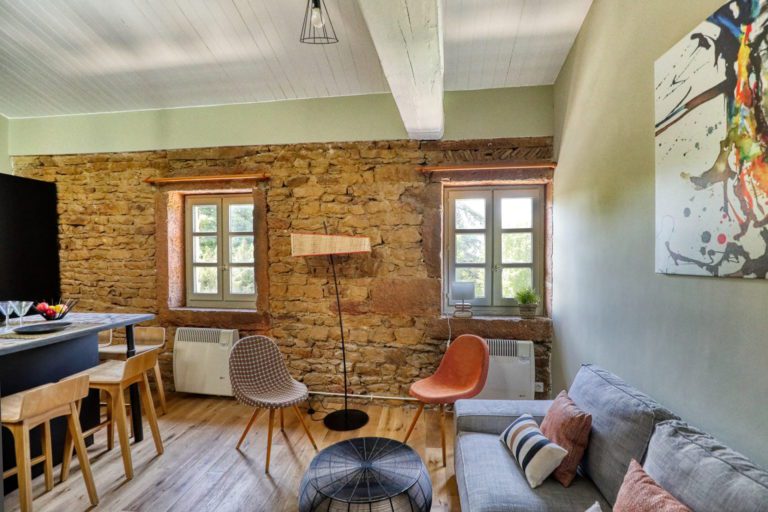 découvrez les offres d'emploi à lyon avec un salaire attractif de 2400€, incluant des options de logement. boostez votre carrière dans cette ville dynamique et profitez d'une qualité de vie exceptionnelle.