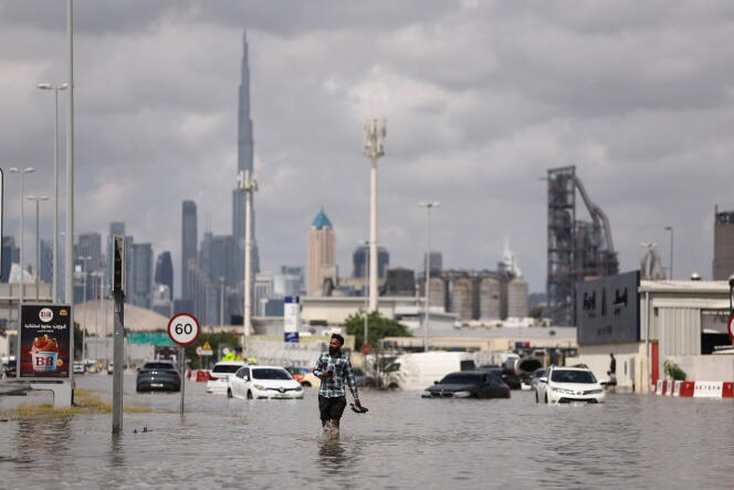 découvrez comment paris et dubaï s'adaptent aux défis des températures extrêmes. analyse des stratégies urbaines, des innovations climatiques et de l'impact sur les populations dans ces deux métropoles emblématiques.