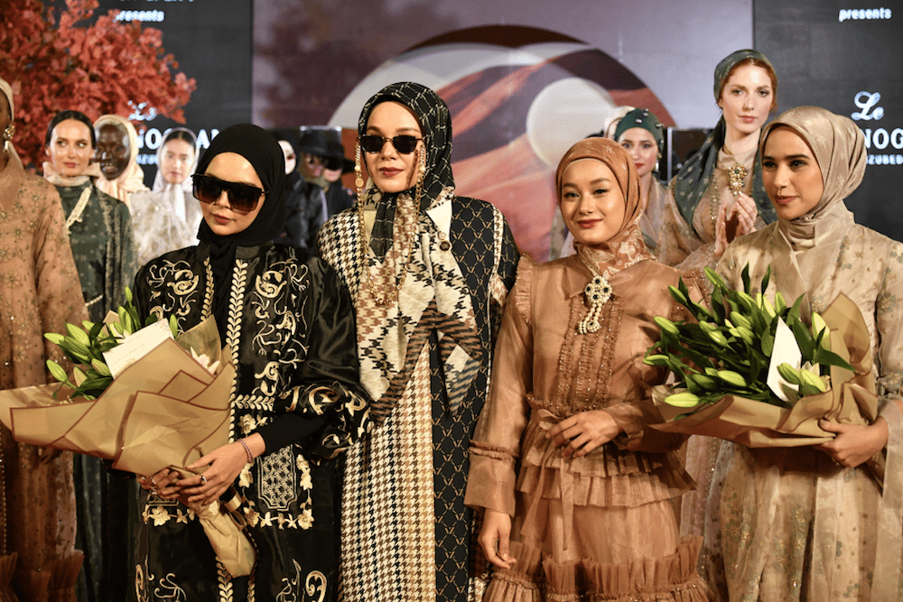 découvrez les tendances incontournables de la mode lors de la semaine de la mode de dubaï en septembre. assistez à des défilés éblouissants et plongez dans l'univers du luxe et de la créativité au cœur de cette métropole dynamique.