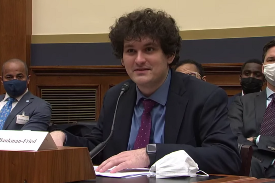 Que révèle la première apparition de CZ, le fondateur de Binance, après sa sortie de prison à Dubaï ?