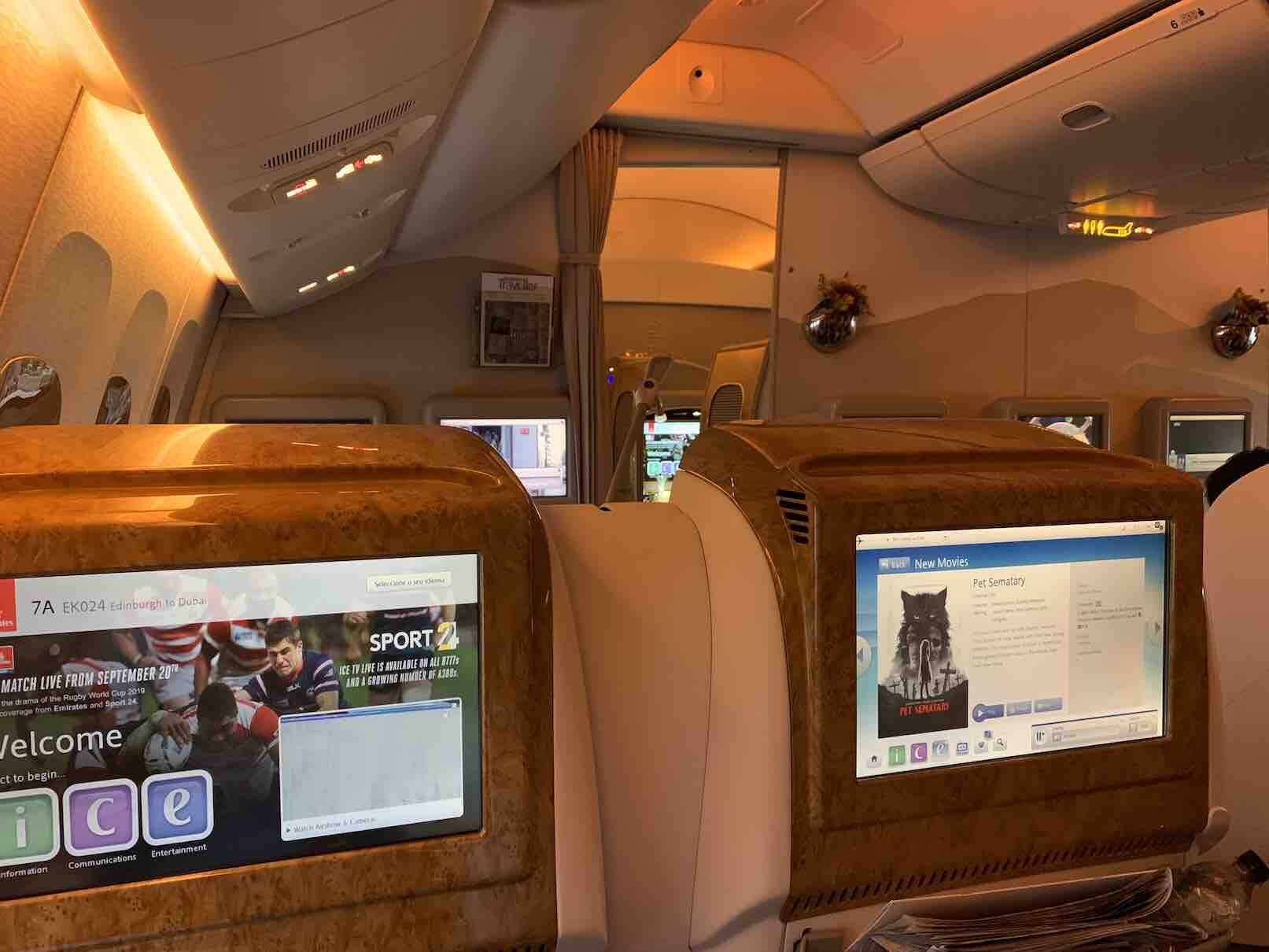 découvrez l'expérience luxueuse de la classe affaires à dubaï, alliant confort, service exceptionnel et commodités haut de gamme pour un voyage inoubliable vers la destination de vos rêves.