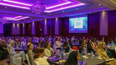 découvrez comment dubaï transforme son système éducatif grâce à des innovations révolutionnaires. explorez les initiatives, les technologies et les approches pédagogiques qui redéfinissent l'apprentissage dans cette ville dynamique.