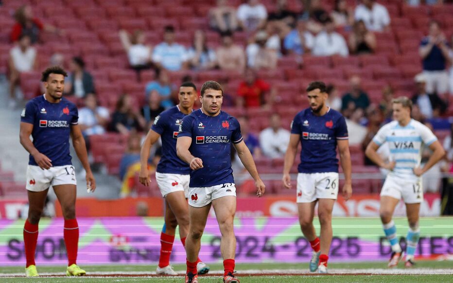découvrez comment les bleus s'illustrent dans la compétition de rugby à 7 à dubaï, avec des performances éblouissantes et une détermination sans faille pour conquérir le titre. suivez leur parcours prometteur et l'engouement autour de cette discipline dynamique.