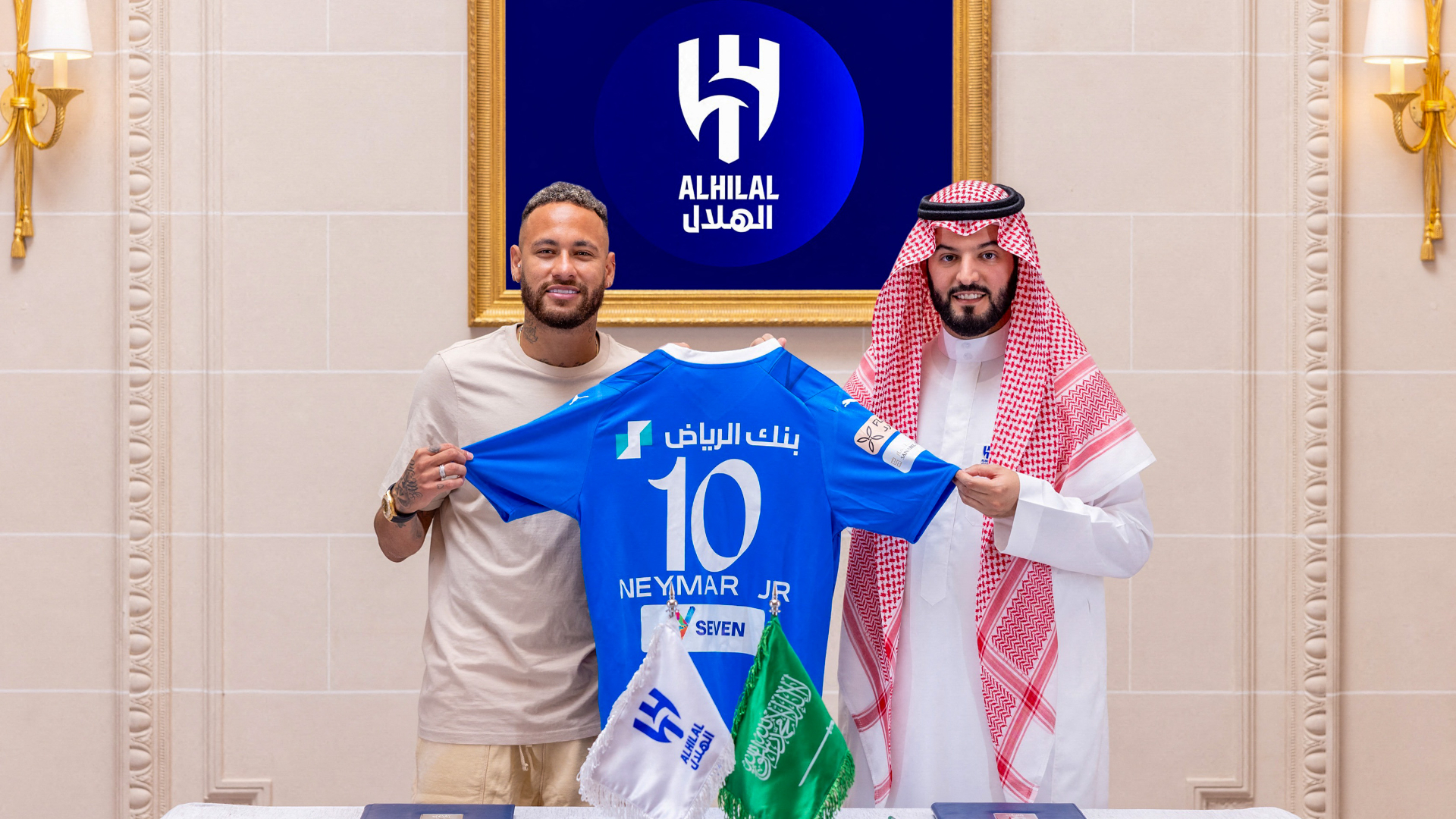 découvrez l'incroyable nouvelle : neymar, la star du football, s'apprête à devenir papa à dubaï ! plongez dans les détails de cette annonce émotive et suivez l'actualité de la vie personnelle de l'un des athlètes les plus emblématiques au monde.