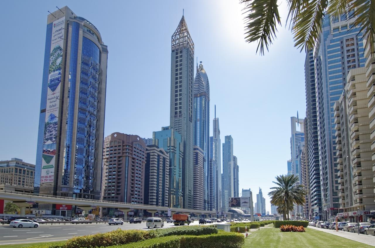 découvrez comment la richesse à dubaï peut parfois cacher des sentiments de solitude et de désespoir. plongez dans l'exploration des contradictions entre opulence et bonheur, et apprenez pourquoi certains riches à dubaï se sentent malheureux malgré leur fortune.